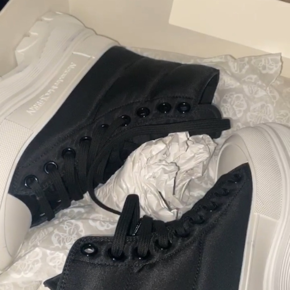 Brand new Alexander MaQueen